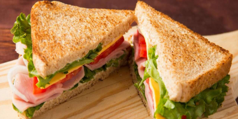 Backstage Deli Luxor