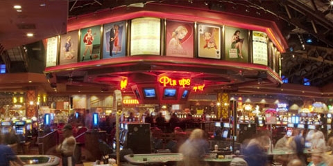 Pin-Ups Lounge Cannery