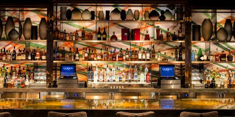 CliQue Bar and Lounge Cosmopolitan