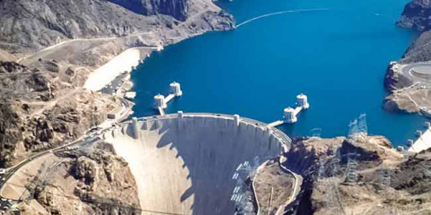 Is it true that there are bodies buried in Hoover Dam? 