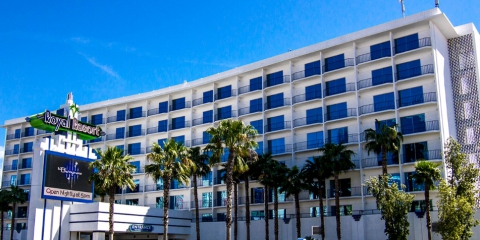 Royal Resort Off Strip