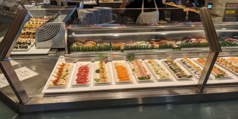 Sushi & Seafood Buffet Makino