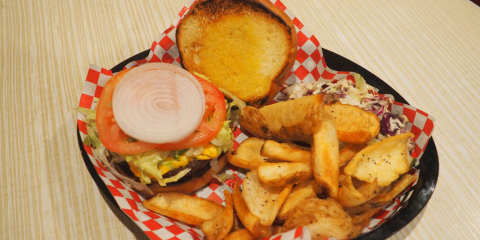 Triple B - Brook's Brothers Burgers Rainbow Club & Casino