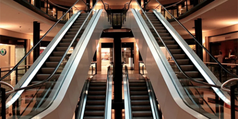 Who is supposed to maintain the escalators to the pedestrian overpasses on the Las Vegas Strip?