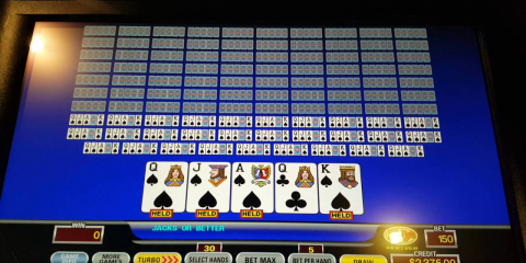 When playing multiline video poker, how do the machines determine the next card on each line?